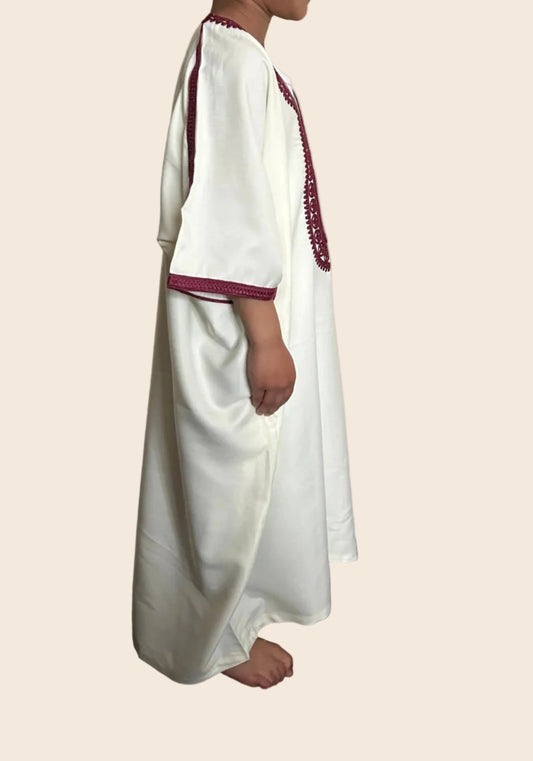 boys-white-moroccan-thobe-maroon-embroidery-side-view